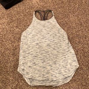 Lululemon top. Like new. Size 10. Pads included